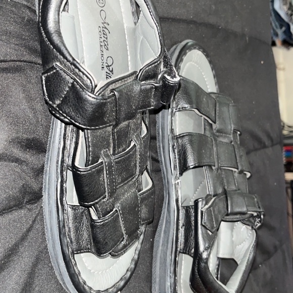 Sandals - Picture 3 of 3